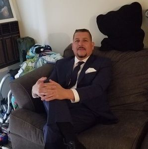 Meet your Posher, Efrain